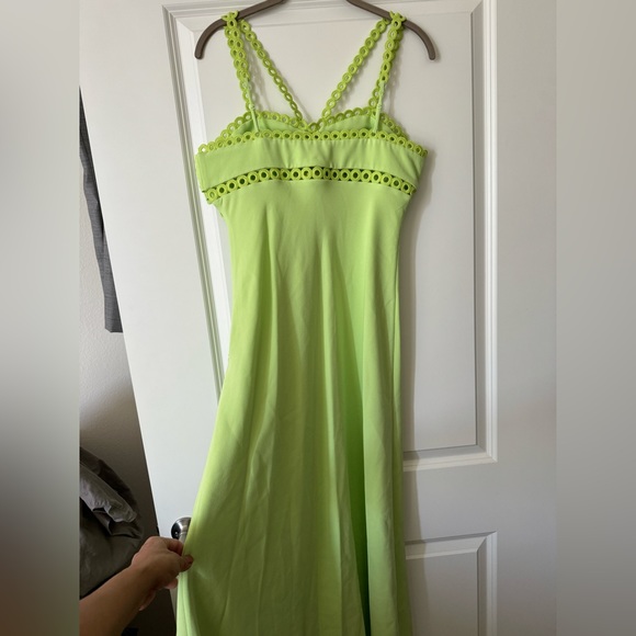 Jonathan Simkhai
Sevilla sleeveless midi dress Lime color Size 10 - Picture 7 of 14